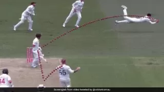 AUS vs ENG: कैच लपकने के लिए खिलाड़ी ने लगा दी लंबी छलांग, देखें Video