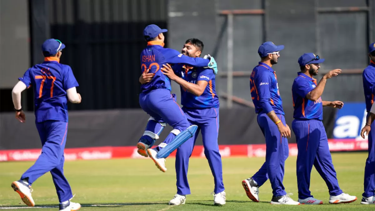 IND vs ZIM : क्लीन स्वीप करने के बाद टीम इंडिया ने किया जमकर सेलिब्रेशन in Hindi News IND vs ZIM : क्लीन स्वीप करने के बाद टीम इंडिया ने किया जमकर सेलिब्रेशन in Hindi