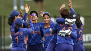 IndW vs PakW हरमनप्रीत कौर ने रचा इतिहास, तोड दिया धोनी का ये रिकॉर्ड