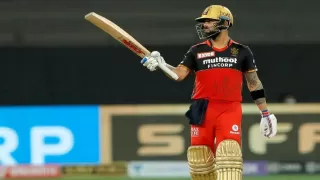 IPL 2022: विराट कोहली ने तोड़ा आस्ट्रेलिया के तूफानी ओपनर का रिकार्ड