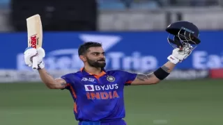 शतक के साथ रिकॉर्ड बुक्स पर फिर King बने Kohli, देखें Records