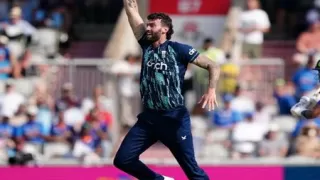 टी20 विश्व कप 2022, इंग्लैंड के तेज गेंदबाज Reece Topley टूर्नामेंट से बाहर