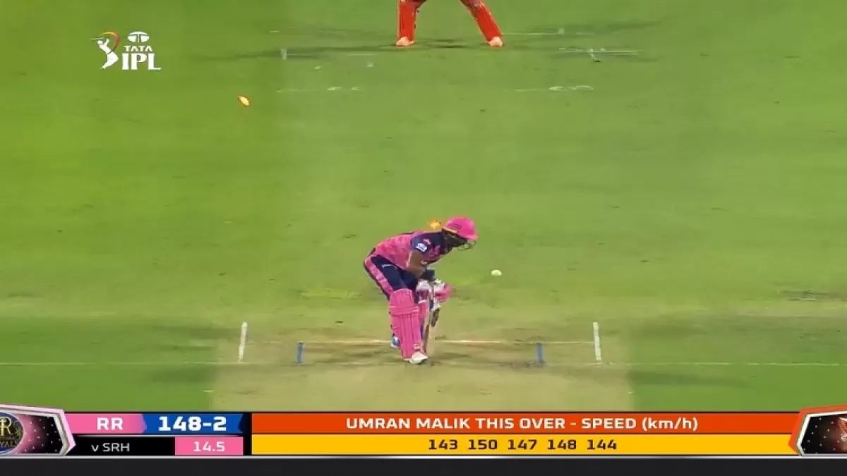 उमरान मलिक की रॉकेट गेंद पर उड़ी गिल्लियां, पडिक्कल नहीं संभल पाये in Hindi