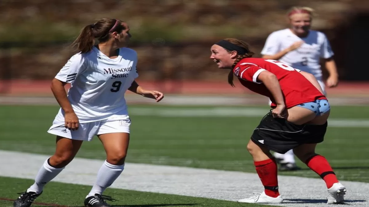 Funny pics of Women’s Sports in Hindi