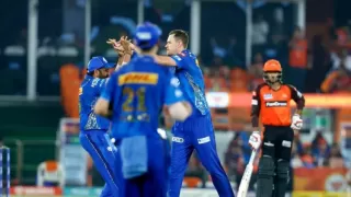 MI vs SRH Dream11 Prediction in Hindi, Playing 11, Pitch Report, Weather Report