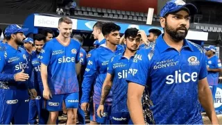 T20 मैच में मैदान पर 13 खिलाड़ी उतारने वाली पहली टीम बनी मुंबई इंडियंस