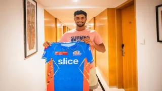 MI vs KKR के मैच में महिला जर्सी पहनकर उतरेगी मुंबई इंडियंस, 19 हजार से ज्यादा लड़कियों से भरा होगा स्टेडियम