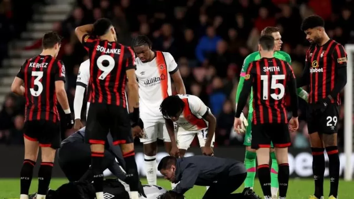 इंग्लैंड में फुटबॉल मैच में प्लेयर को हार्टअटैक आया in Hindi