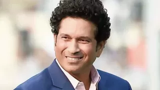 Sachin started beating me after playing 10-12 overs former Pak bowler