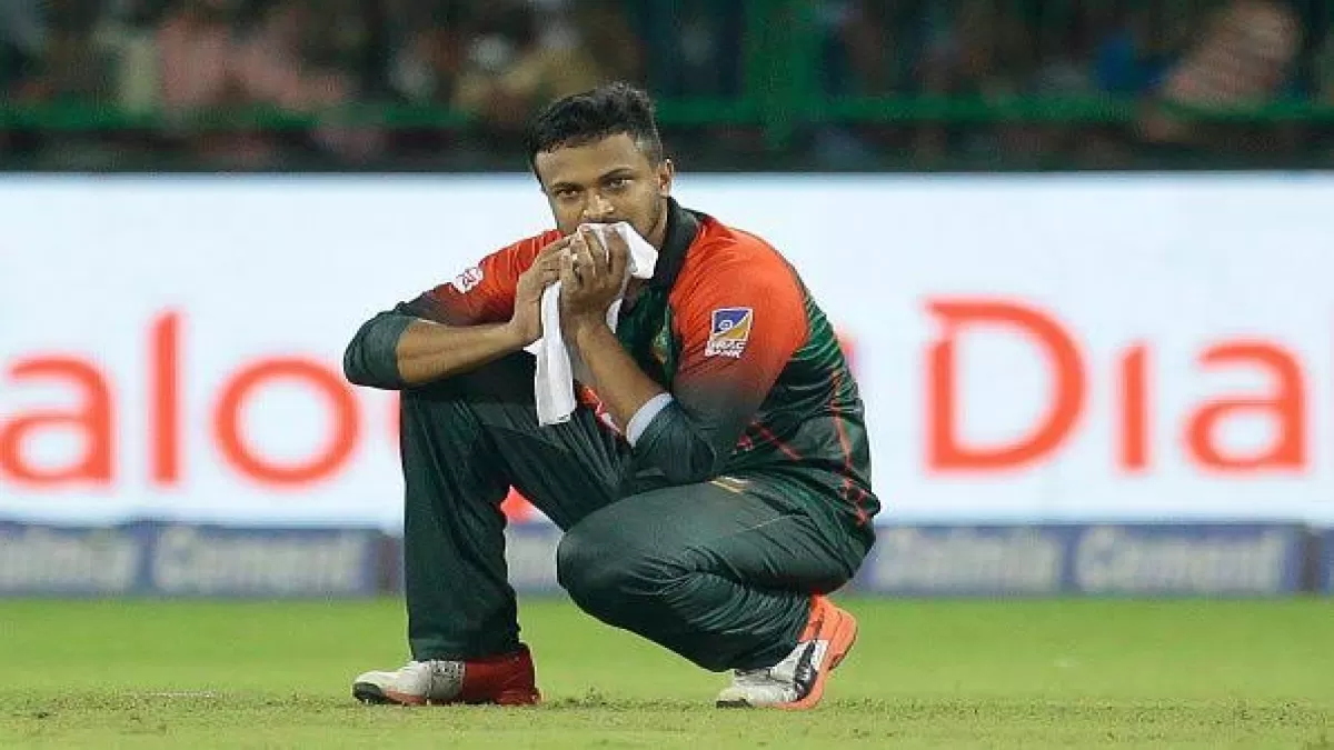 Shakib Al Hasan beat up the fan Why did the star all-rounder get angry in Hindi