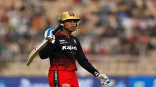 Shikha Pandey Brillant Catch Rocket like speed at the age of 33
