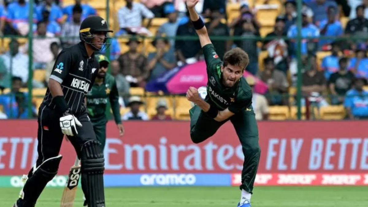 PAK vs NZ Live Score: Allen scored 24 runs in one over of Afridi in Hindi