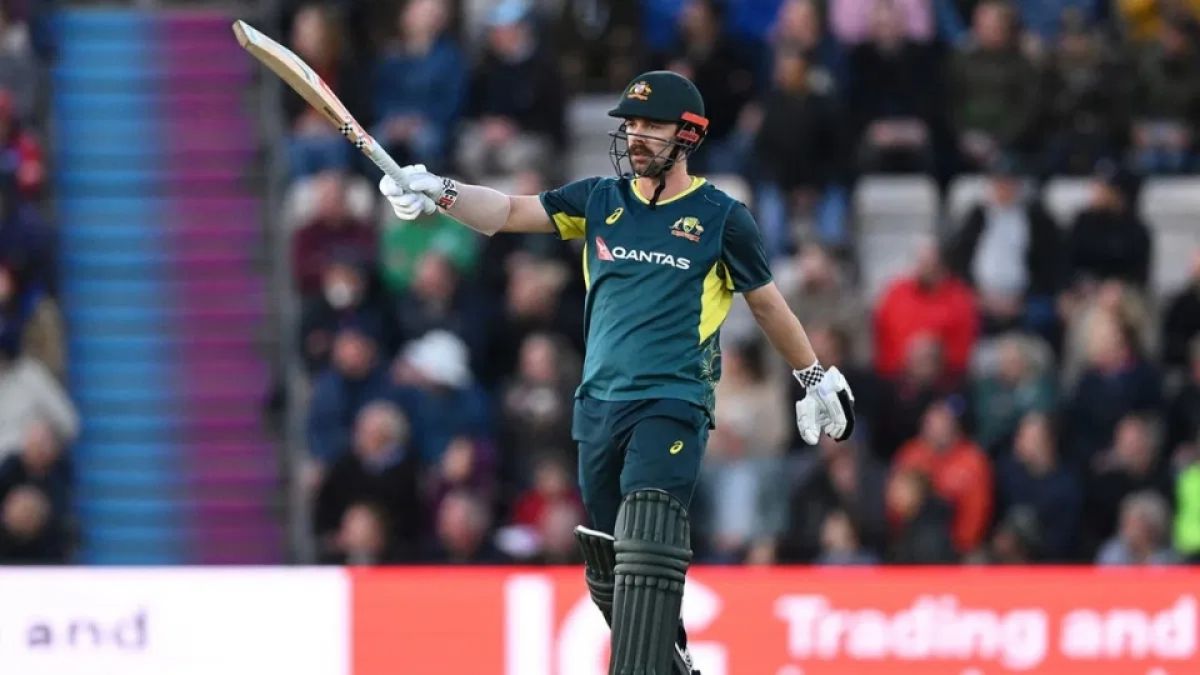 Travis Head 30 runs in Sam Curran over in Hindi