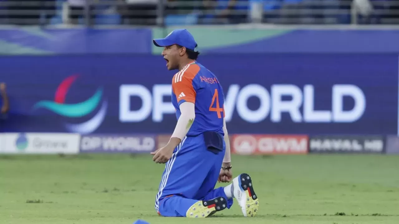 Abhishek Sharma dropped the first catch of the laddu in Hindi
