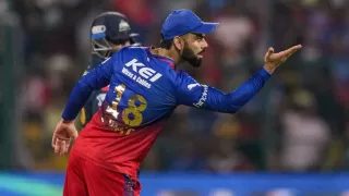  England Star, Signed By RCB, On Meeting Virat Kohli For 1st Time