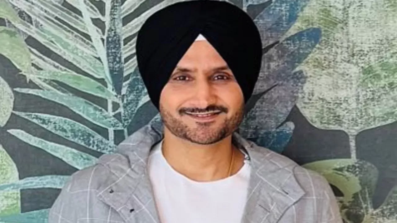 Harbhajan Singh called this batsman his favorite in Hindi