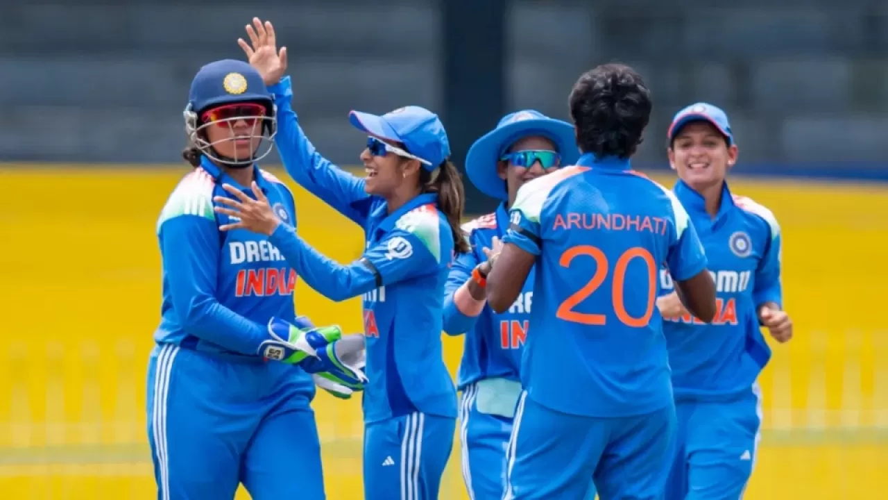 IND W Vs SL W 1st ODI: India Women Players Wearing  Black Armbands in Hindi