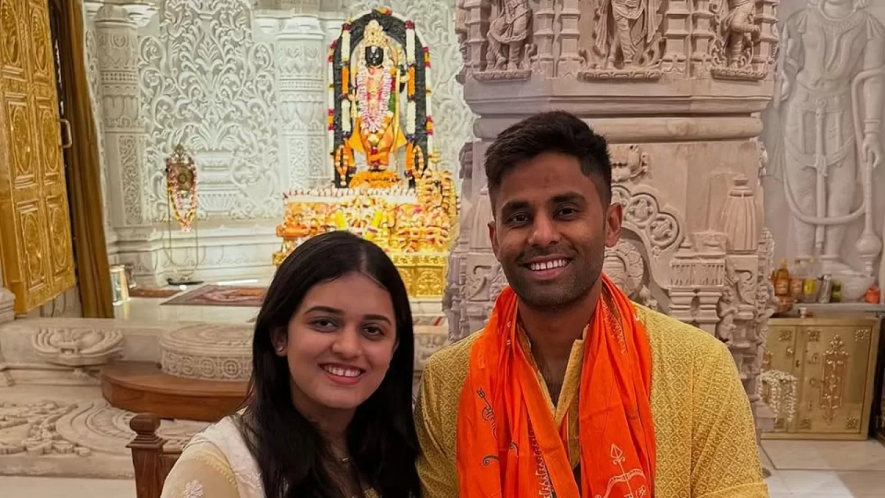 LSG vs MI मैच से पहले रामलला के दर्शन करने अयोध्या पहुंची मुंबई इंडियंस टीम in Hindi