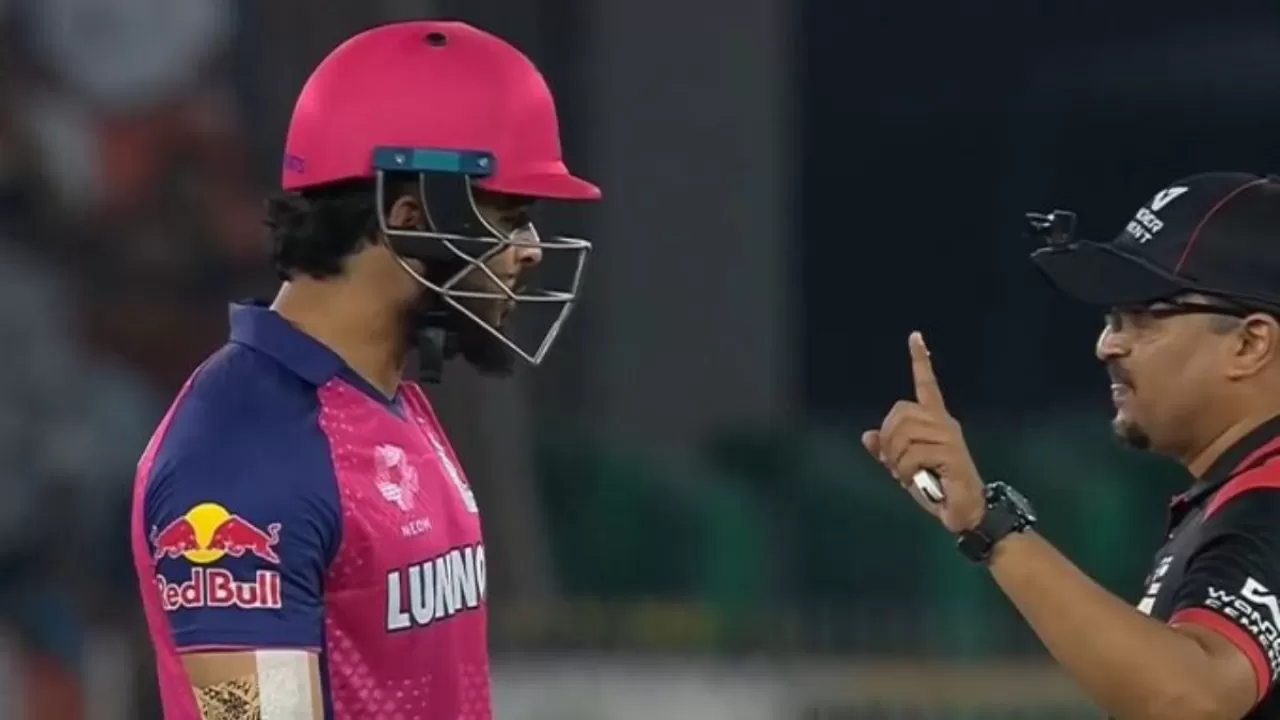 Riyan Parag Umpire Fight : DRS कॉल से गुस्सा भड़का in Hindi