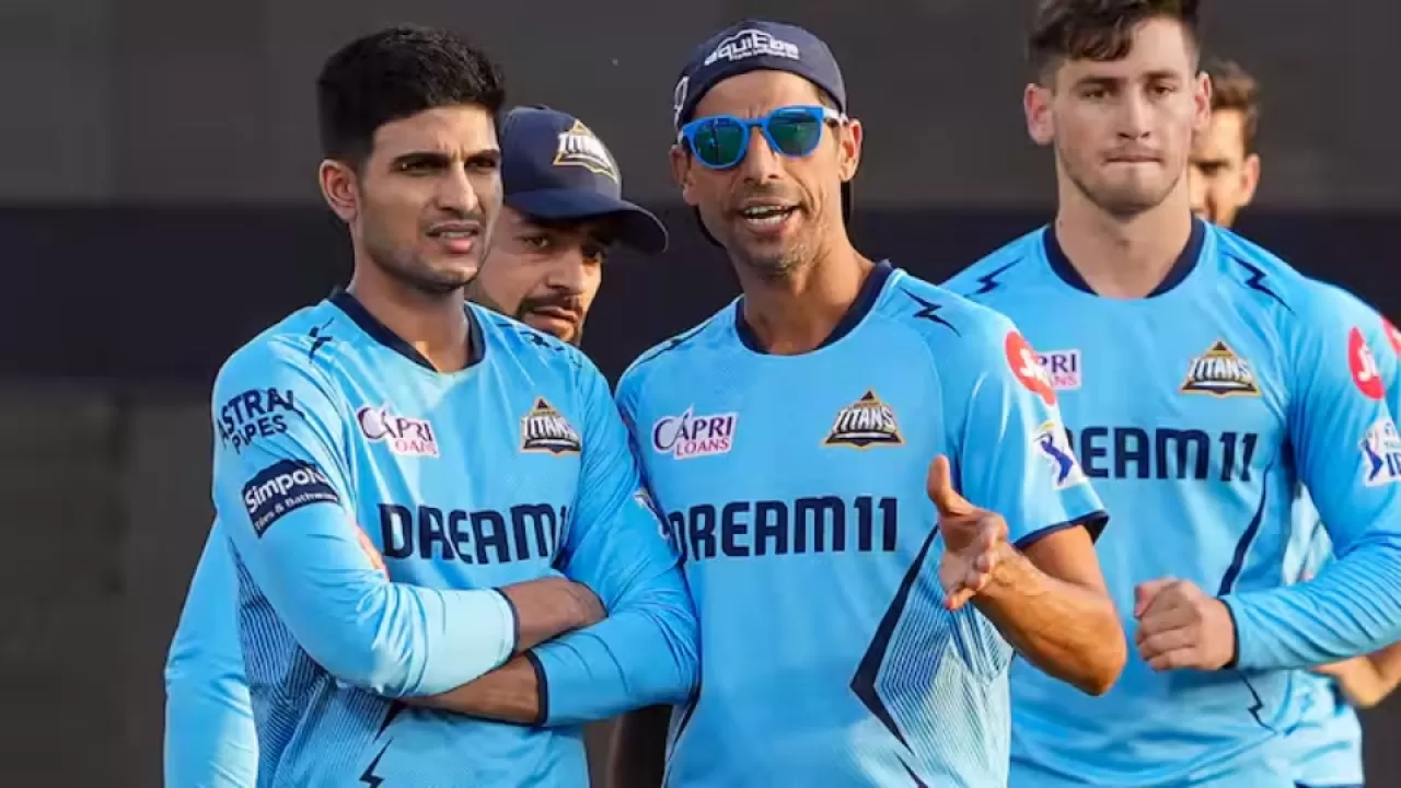 What did Gujarat Titans coach Ashish Nehra say to Shahrukh Khan? in Hindi News What did Gujarat Titans coach Ashish Nehra say to Shahrukh Khan? in Hindi
