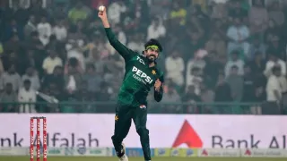 Viral Video: Usman Tariq Bizarre Bowling Action