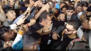 Watch: Virat Kohli Explosive Entry in Vadodara Before NZ Series