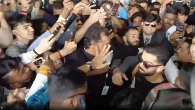 Watch: Virat Kohli Explosive Entry in