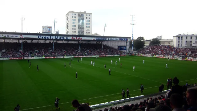 Stade Francis-Le Blé