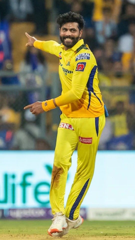 <h4>4. रवींद्र जडेजा ने अब तक आईपीएल से 125.01 करोड़ रुपये कमाए हैं।</h4>