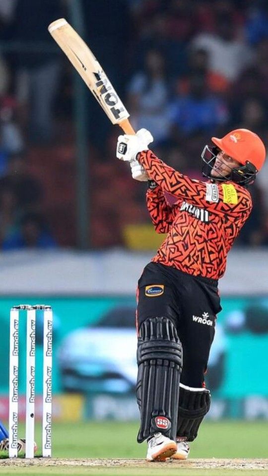 <h4>Sunrisers Hyderabad recorded the highest score in IPL history in 2024 and hit 18 sixes in an innings against MI.</h4>