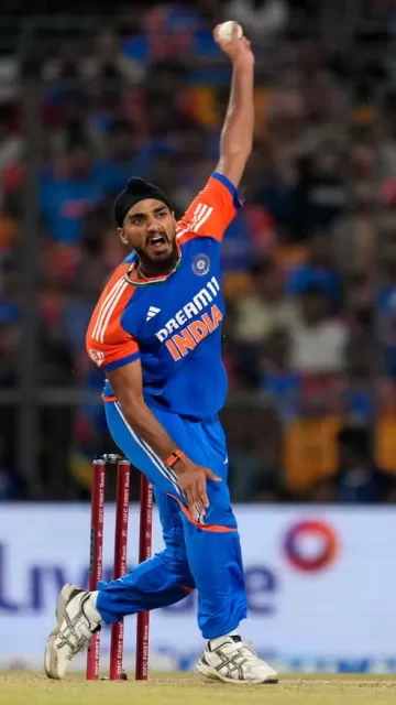 5 bowlers with most T20I Picture