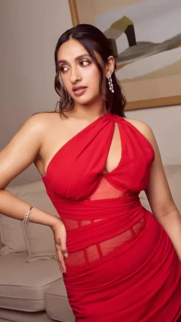 Akansha Ranjan: From chic western Picture