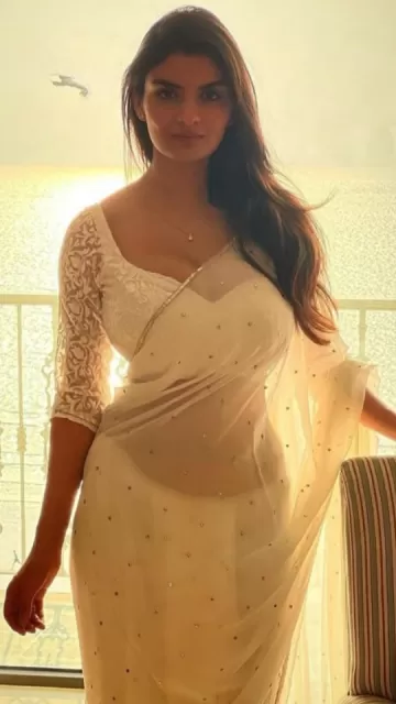 Anveshi Jain gave amazing poses Picture