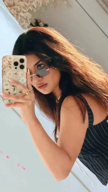 Avneet Kaur flaunts a super Picture