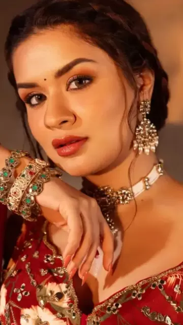 Avneet Kaur rocks her desi Picture