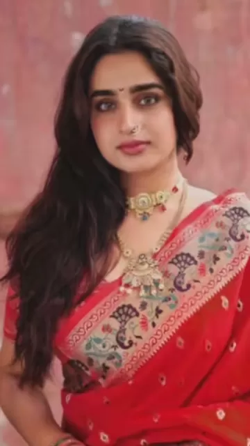 Ayesha Khan wore a saree Picture