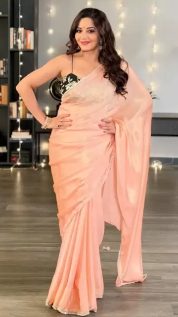 Bhojpuri actress Monalisa wreaked havoc Picture