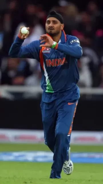 Cricketers known as sons of Picture