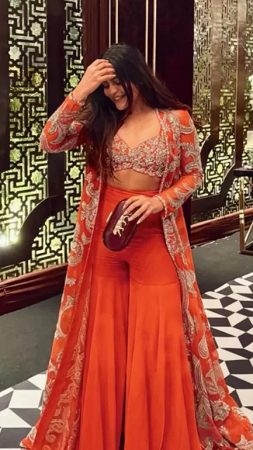 Diwali 2025 Fashion: Office Party Picture