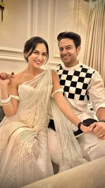 Gaurav Khanna's Wife Akanksha Stuns Picture