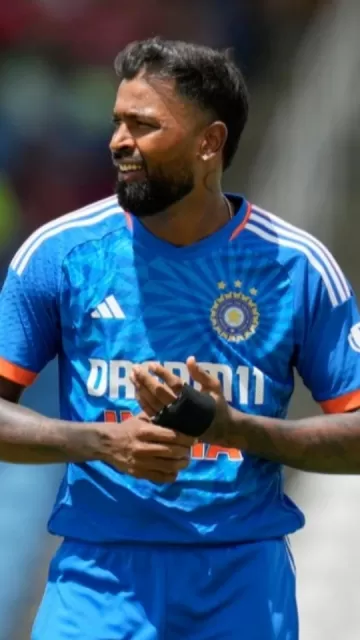 List of Indian bowlers who Picture