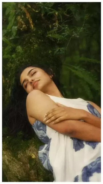 Mamitha Baiju mesmerizes; nature meets Picture