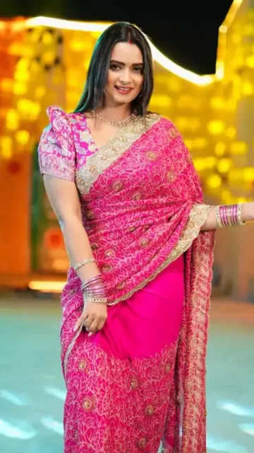 Neelam Giri wears Bhojpuri saree, Picture