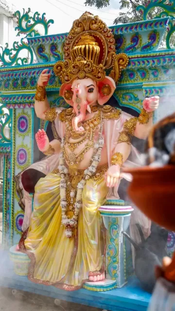 Powerful photos of Ganpati Aangman Picture
