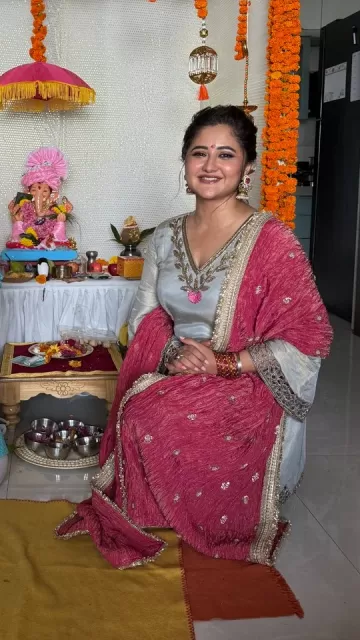 Rashmi Desai showed her charm Picture