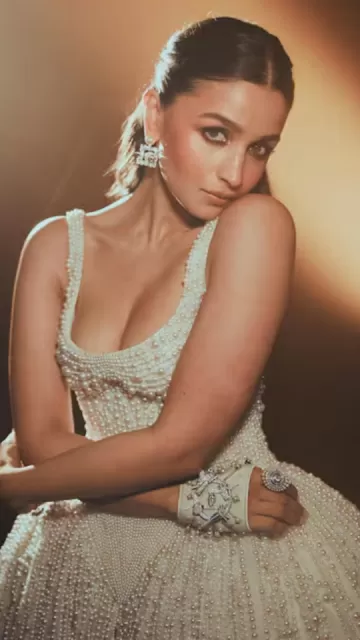 बॉलीवुड की सबसे अमीर महिला Picture