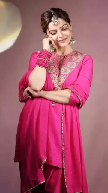 Rubina looks stunning in a Picture