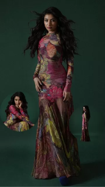 Sara Arjun Looks Hot in Picture