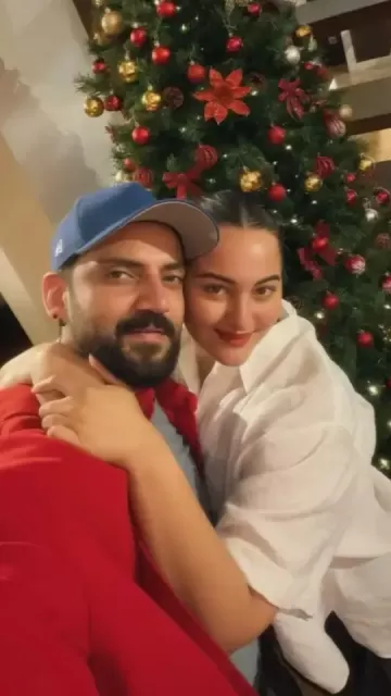Sonakshi Sinha celebrated Christmas with Picture