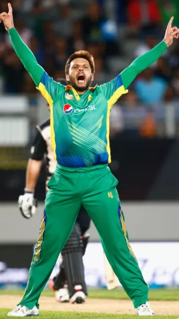 Top 5 Cricketers Who Reversed Picture